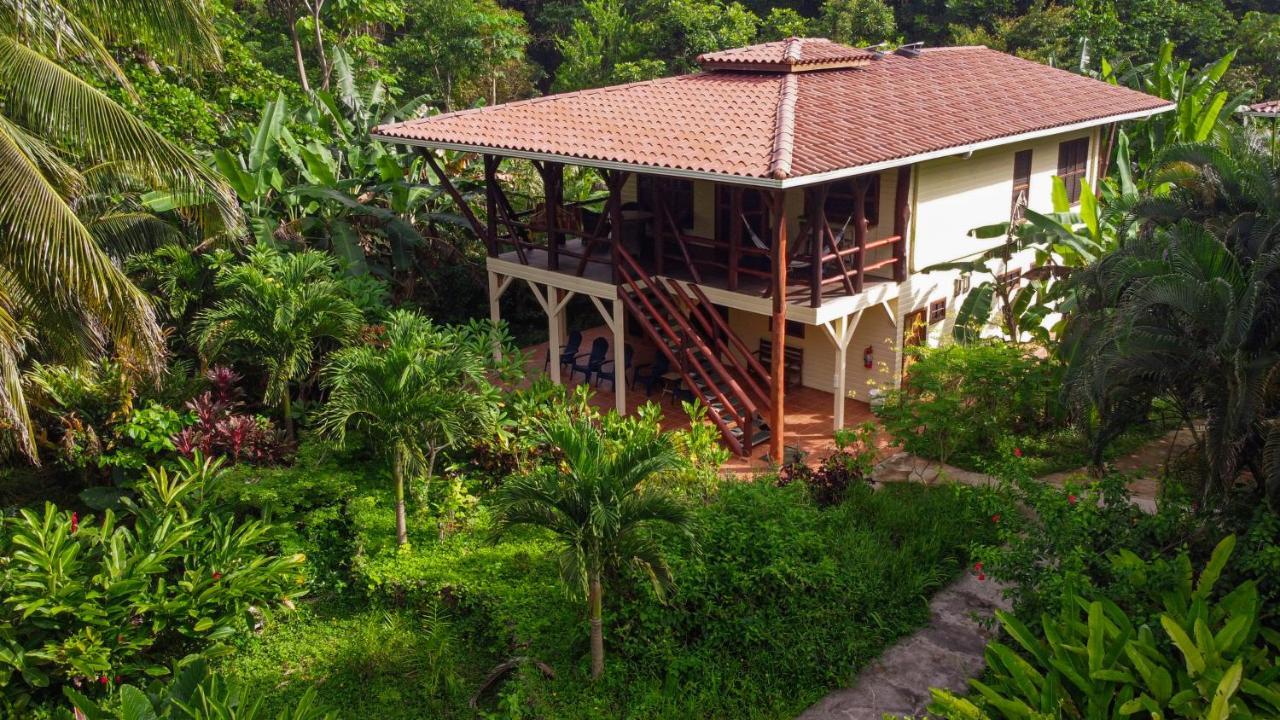 Bluff Beach Retreat Бокас Екстер'єр фото